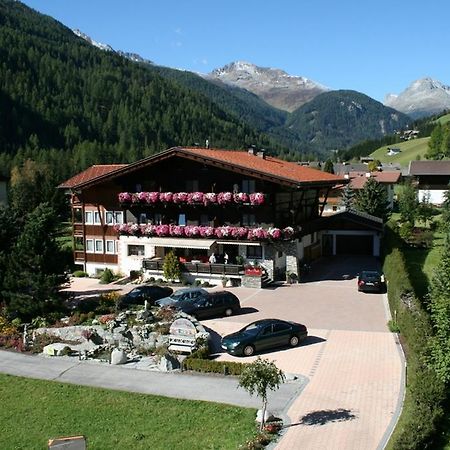Hotel Haus Angela Sankt Jakob in Defereggen Exterior foto