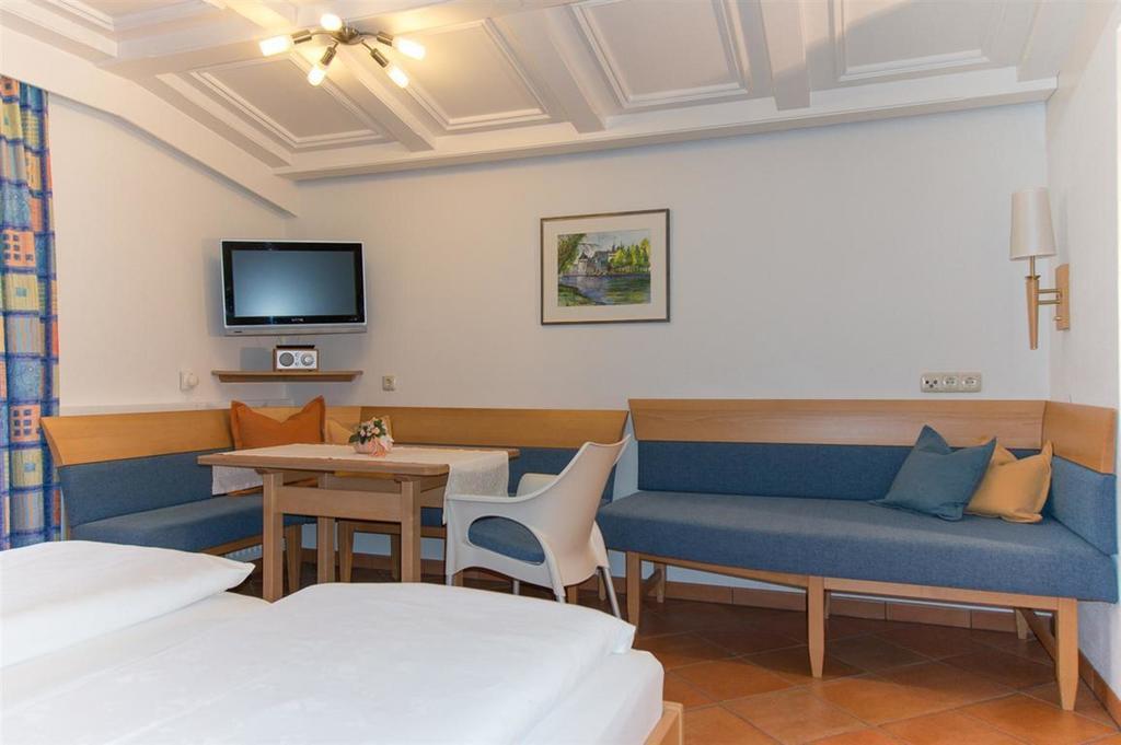 Hotel Haus Angela Sankt Jakob in Defereggen Habitación foto